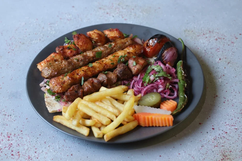 Cum combini corect alimentele pentru o dieta echilibrata: ce sa faci si ce sa eviti