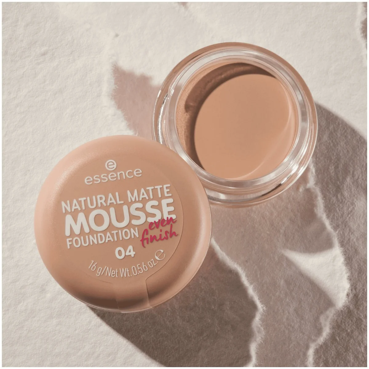 Fond de ten mat Natural Matte Mousse Foundation 04, 16g, Essence